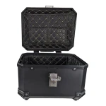 Bauletto moto universale 36L con schienale lombare e top case quadrato in ABS nero