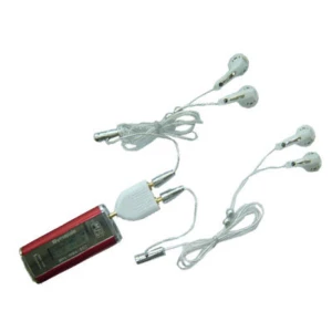 Splitter audio per iPod e lettore MP3 compatibile e pratico