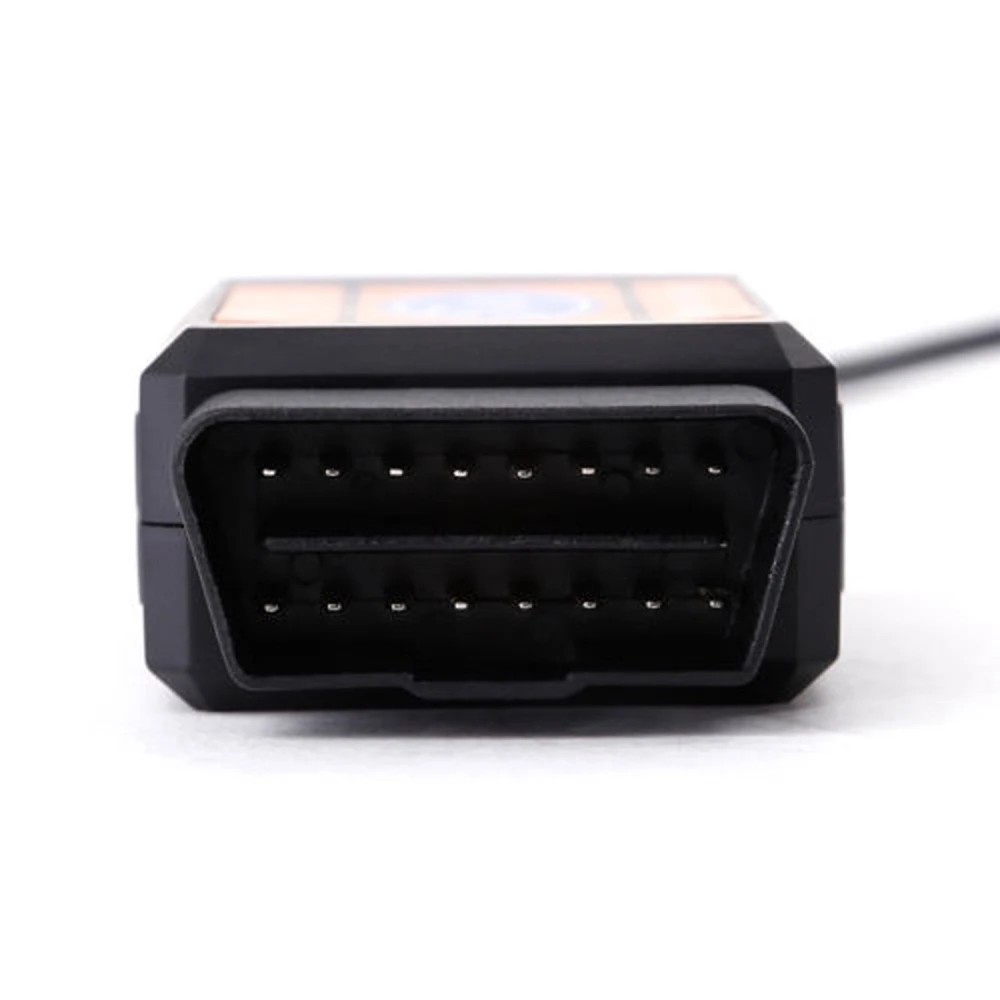 Vista del escáner Ford F Super con cable USB para diagnóstico