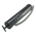 Vista lateral de jeringa pistola de succion de aceite 500cc color plata