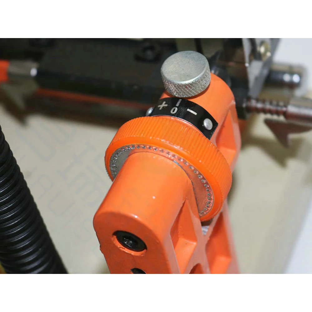 Macchina duplicatrice di chiavi Defu 2as laser orizzontale per fabbri